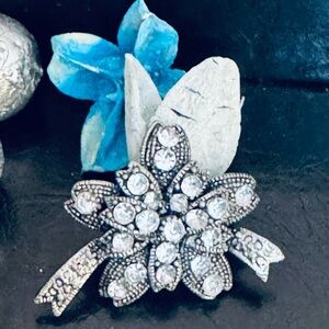 DM Vintage Silver Floral Bow Brooch with crystal Accents